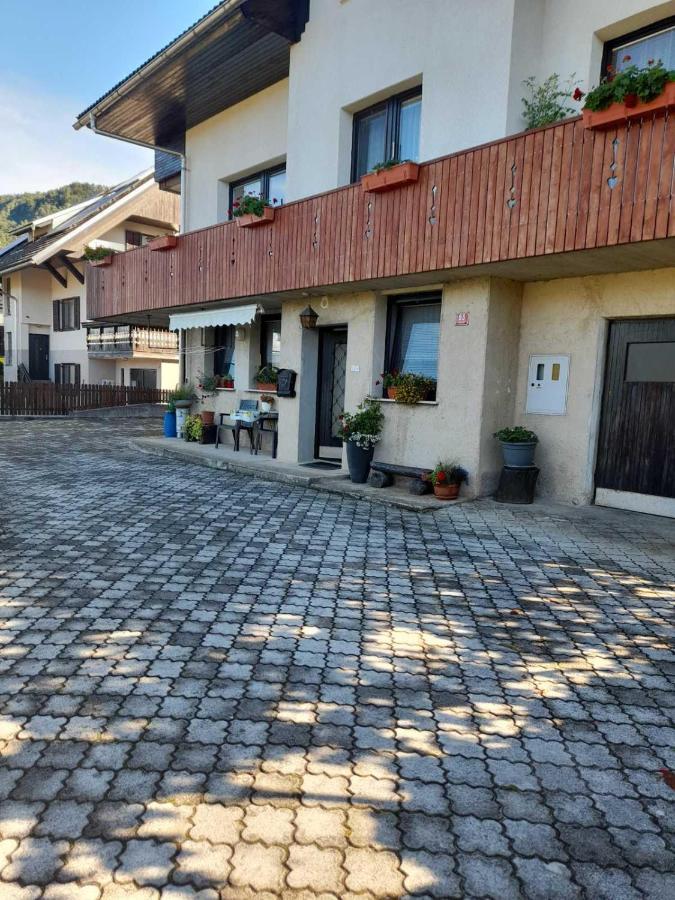 Apartment Katrin Zirovnica Exterior photo